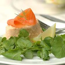 Measure the reserved liquid from the tin and top up with water to make 1/2 cup. Ina Paarman Salmon Mousse Starter