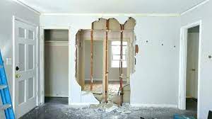 how to identify a load bearing wall
