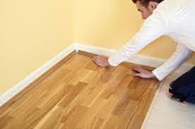 replace a damaged laminate floor plank