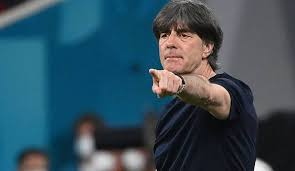 In october 2001 löw became coach of fc tirol innsbruck and led the team to the austrian championship in 2002. Bkpgr8murnligm