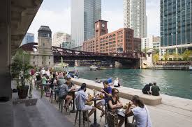 chicago riverwalk restaurants and bars