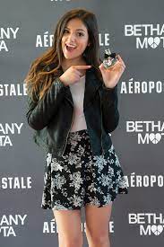 bethany mota you her back to
