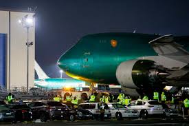 boeing s last 747 to roll out of