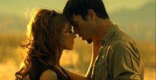Enrique iglesias performed this song at the 2001 tribute to heroes telethon, dedicated to the victims of the terrorist attacks on the 11th of september 2001. Jennifer Love Hewitt And Enrique Iglesias Photos News And Videos Trivia And Quotes Famousfix