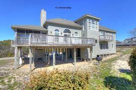 outer banks waterfront homes