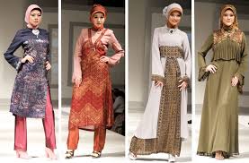 Gaya kartini modern, seperti vest, celana dan dress dengan begitu, kamu akan menjadi kartini masa kini yang memiliki identitasnya sendiri. Busana Muslim Trend Masa Kini Rahayu Fashion Style