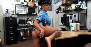 Sexy Police woman poses nude and gets fucked in the shop - sleazyneasy.com