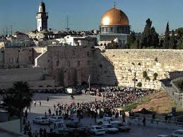 עם נפילת הגוש הקומוניסטי בסוף שנות השמונים, החל גל תיירות עצום. Izrael A Palestina On Line Pruvodce Ck Mundo