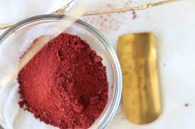 homemade beetroot powder from bowl to