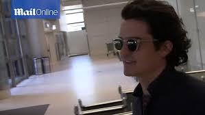 Orlando Bloom is questioned on whether he&#39;s dating Laura Paine - video-undefined-1E0EE48300000578-94_636x358