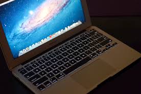 It S Back The Backlit Keyboard The 2011 Macbook Air 11 13 Inch Thoroughly Reviewed