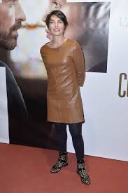 See more of alessandra sublet on facebook. Alessandra Sublet Attends The La Confession Paris Premiere At Ugc Cine Cite Des Halles On March 2 2017 In Paris Fashion Tips For Girls Fashion Leather Dress