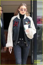 Posted by nazaret on october 21, 2019. Gigi Hadid In Bomber Jacket Gigi Hadid Style Gigi Style Gigi Hadid And Zayn
