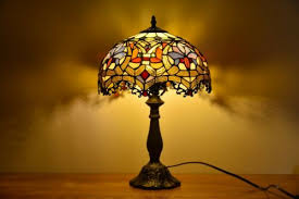 Baroque Tiffany Table Lamp