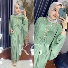 35 model baju wanita gemuk agar terlihat langsing kamu wajib coba. Beli Kaftan Dress Muslim Fashion Muslim Juni 2021 Shopee Indonesia