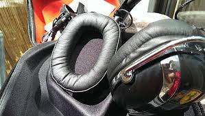 Scuderia ferrari in ear headphones. Ferrari By Logic3 Scuderia P200 Classic Black Over Ear Headphones Review Gadget Review