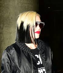 Of course, there is a new twist to it this winter. Gwen Stefani S Black Hair Love Or Loathe Her Dip Dye Hair Makeover Hollywood Life