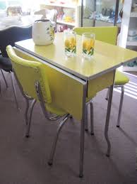 cracked ice formica table and chairs