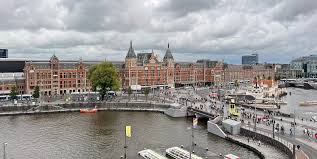 amsterdam centraal a brief station guide