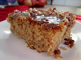 pecan praline cake with er sauce