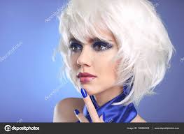 blue makeup blonde bob hairstyle