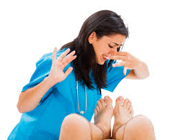 4 strategies to conquer smelly feet