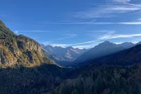 Oberstdorf ist ein bekannter ferienort und heilklimatischer kurort in den allgäuer hochalpen im oberallgäu. 4nqhmy33dsxkmm