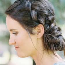 Sweep your hair to one shoulder so you can show off glamorous earrings or a sparkly hair accessory. 30 Hairstyle Ideas For Wedding Guests
