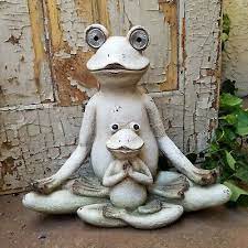 Magnesium Yoga Frog With Baby Solar
