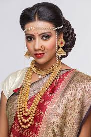 bride in marathi makeup