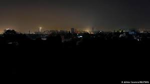 Pakistan was plunged into darkness just before sunday midnight as a massive power outage hit the confirming the blackout, pakistan power minister ayub khan tweeted, a countrywide blackout. Cryqylmg9oi Wm