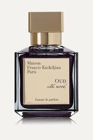 Oud satin mood tasarımında saten ruh hali, yaşam için parıldayan bir arzu taşır; Colorless Oud Silk Mood Extrait De Parfum Rose Oud 70ml Maison Francis Kurkdjian Net A Porter