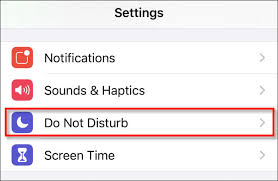 While most users won't make or receive phone calls anymore, it's still a thing that's built into iphone. How To Set The Do Not Disturb Auto Reply Message On Iphone
