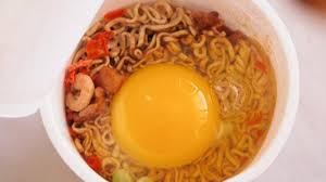eat egg with cup noodles you