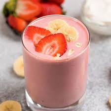 greek yogurt smoothie with strawberry