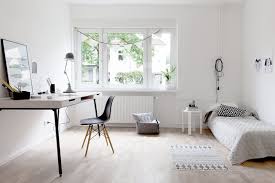 The result are spaces which are welcoming, cozy, even if they keep the clean and minimal scandinavian signature mood. 10 Common Features Of Scandinavian Interior Design