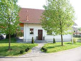 Sehr beliebt sind einfamilienhäuser oder doppelhäuser. Einfamilienhaus In Durbach Hausundso Immobilien Offenburg