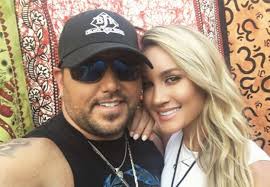 jason aldean s wife brittany kerr