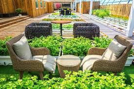20 Superb Garden Seating Ideas For