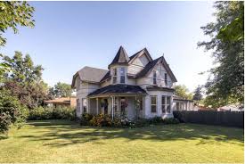 Victorian period style in your home. Characteristics Of Victorian Architecture Denver Blog Find Your Urban