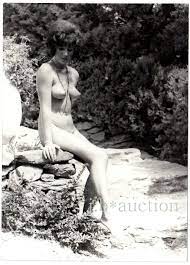Nudism NACKTE FRAU IM GARTEN Aktfoto * Vintage 70s DDR Foto GDR Nude | eBay