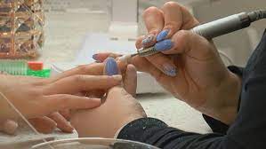 nail salon looks to add bar to manicure
