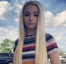 She became famous due to her videos on musically app ( tiktok predecessor in the us before the two platforms merged in 2018). Zoe Laverne Bio Wiki Net Worth Dating Boyfriend Parents Height