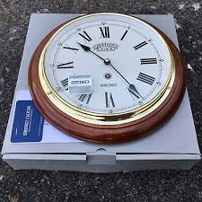 Seiko Round Wooden Battery Station Wall