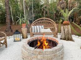 20 Fire Pit Ideas For Your Backyard
