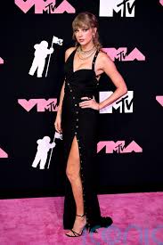 dresses at the 2023 mtv video