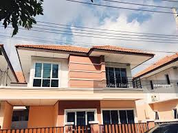 The studio apartment plan features one large open space perfect for entertaining. 12r0003 Two Storey House For Rent With 3 Bedroom 2 Bathroom 39sqw 13 000 Month Rural Road Phuket 3032 Sri Sunthon Thalang Phuket 3 Bedrooms 156 Sqm Detached Houses For Rent By Pk Life 13 000 Mo 7187245