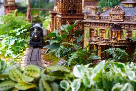botanical garden holiday train show