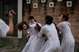 Hiện tượng nữ sinh đánh nhau — Tiếng Việt