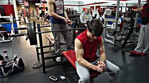 16 year old benches 325lbs world record